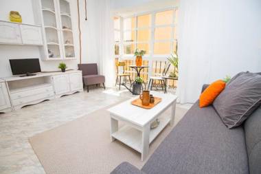 C57 - Spacious and Bright Apartment