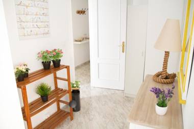 C57 - Spacious and Bright Apartment