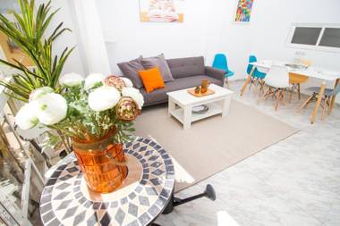 C57 - Spacious and Bright Apartment