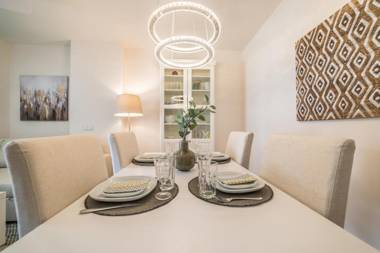 La Serna Premium Center