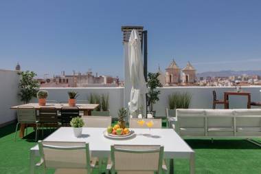 C77 - Romantic Studio in the Center with terrace