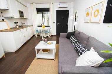 C77 - Romantic Studio in the Center with terrace