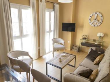 Unique 4 pax apartment beside Teatro Cervantes