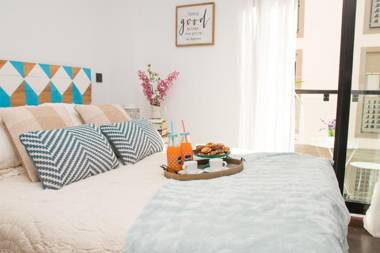 C80 - Rustic Chic Studio Downtown