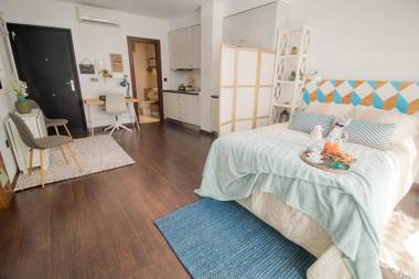 C80 - Rustic Chic Studio Downtown