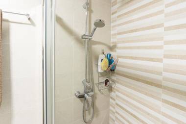 Del Parque Flats Alamos Parrot