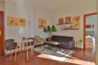 C61 - Brand New One Bedroom Cathedral Views