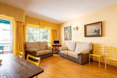 Plaza del Teatro con parking