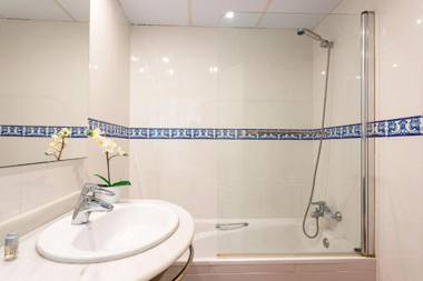 Genteel Home Paseo de Reding