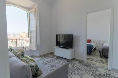 C11 - Cosy 7 Bedrooms in Plaza Merced
