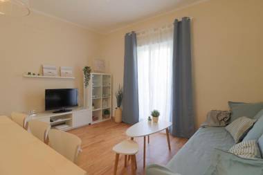 C102 - Huge and Stylish 5 Bedroom by the Center
