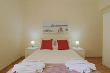 C102 - Huge and Stylish 5 Bedroom by the Center