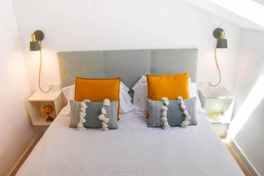 Holidays2Malaga Trinidad renovated 1 bedroom penthouse close to city center