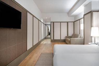 AC Hotel Avenida de América by Marriott