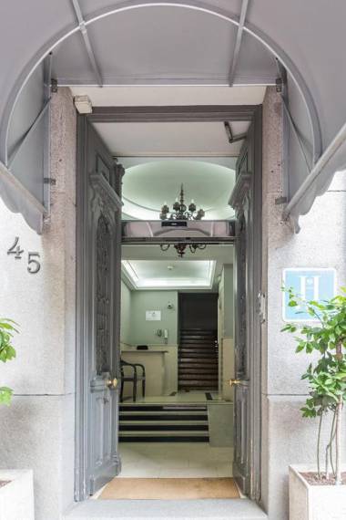 Velázquez 45 by Pillow