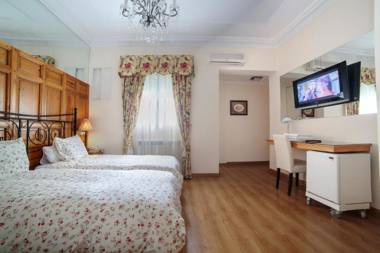 Hostal Adria Santa Ana