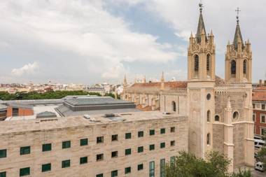 Apartamentos Los Jerónimos