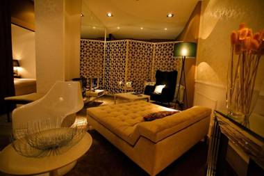 ApartaSuites Satellite by Abalu Hotels