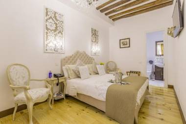 Oriente Palace Apartments