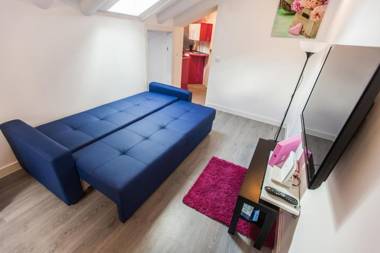 Puerta del Sol Pink Aduana