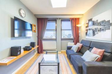 Plaza España Apartment by Rentalis