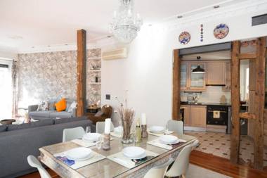 Oshun Puerta del Sol Deluxe