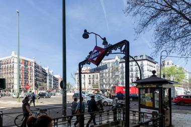 Fuencarral Apartments by Flatsweethome