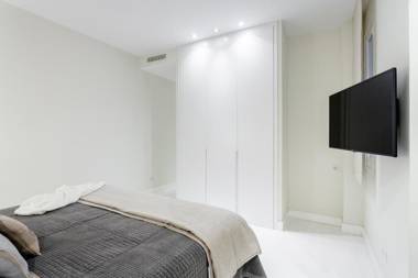 Alcantara Apartment by Flatsweethome