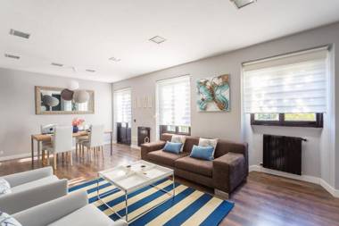 Serrano Excellent by Presidence Rentals