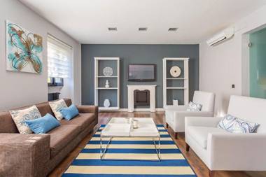 Serrano Excellent by Presidence Rentals