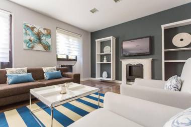 Serrano Excellent by Presidence Rentals