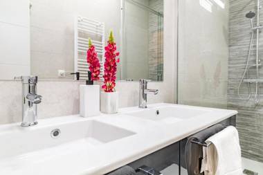 PYR Select Salamanca Luxury IX