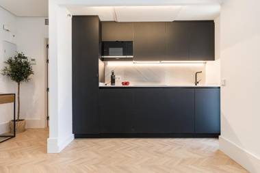 Feelathome Waldorf Suites Apartments