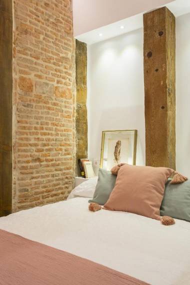 PYR Select Latina XIV