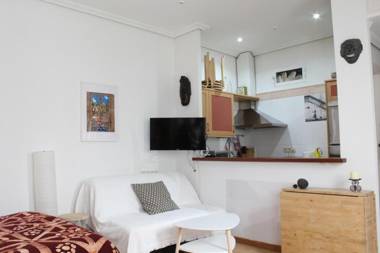 Hipster Studio in Anton Martin by Allô Housing