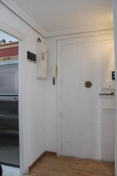 Hipster Studio in Anton Martin by Allô Housing