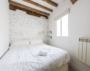 Almadén la Travesía del Paseo Del Prado - Retiro