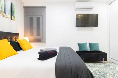Madrid Rio Apartment by Rentalis