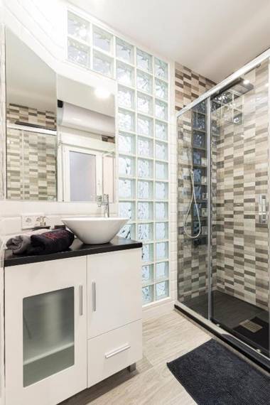 Madrid Rio Apartment by Rentalis