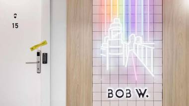 Bob W Chueca