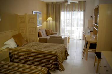 Hollywood Mirage - Excel Hotels & Resorts