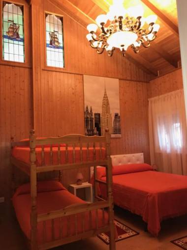 Bungalows & Albergue La Playa