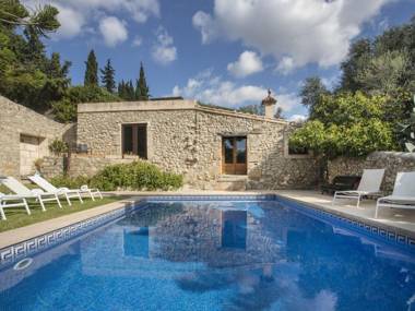 Large 18-century stylish manor house at the foot of the Tramuntana mountains
