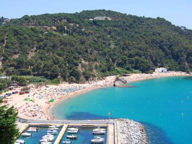 Cozy Villa in Lloret de Mar with Private Swimming Pool