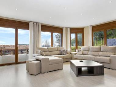 Luxurious Villa in Lloret de Mar with Pool