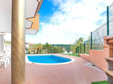 Luxurious Villa in Lloret de Mar with Pool