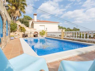 Serene Villa in Lloret de Mar with Private Swimming Pool