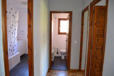 Amplio Apartamento en Llivia con piscina