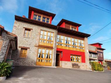 One bedroom appartement with furnished terrace and wifi at Llanes 3 km away from the beach