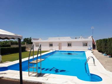 3 bedrooms villa with private pool enclosed garden and wifi at Linares